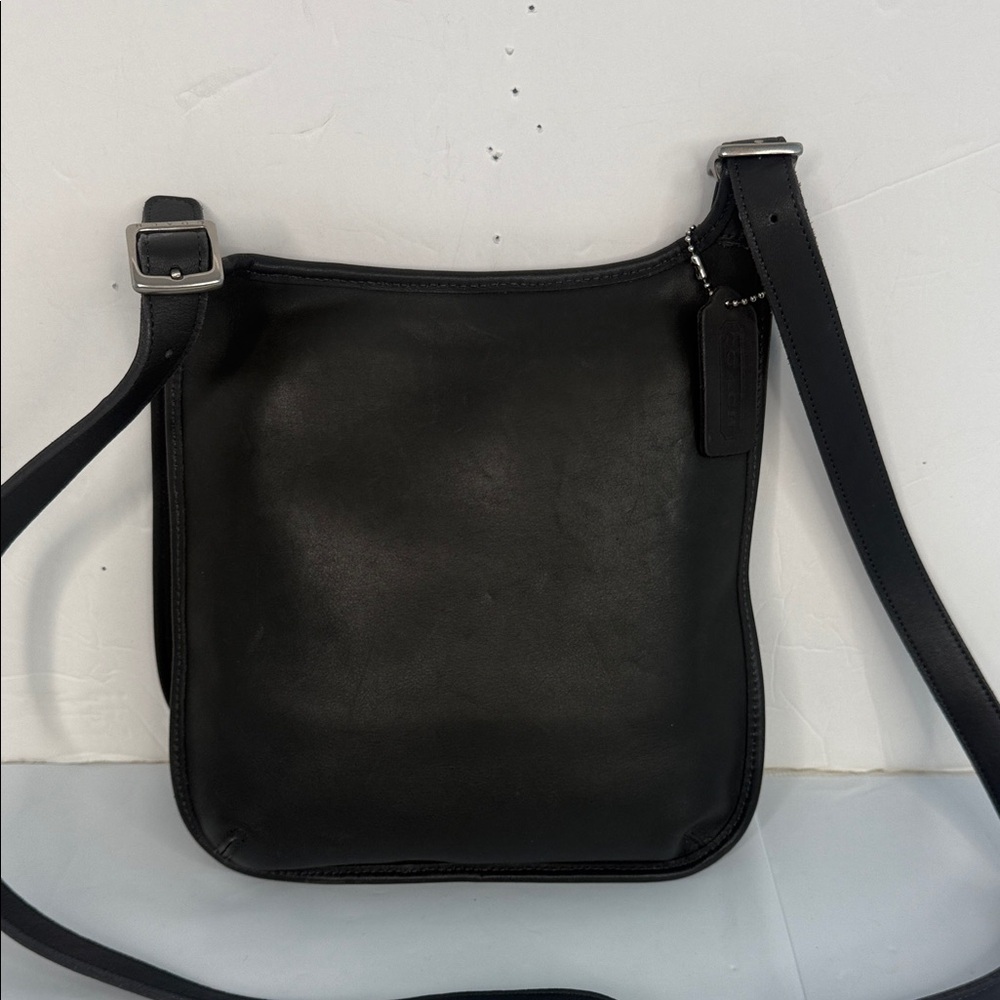COACH VINTAGE Slim Hippie Flap Saddle Bag. - Picture 4 of 17
